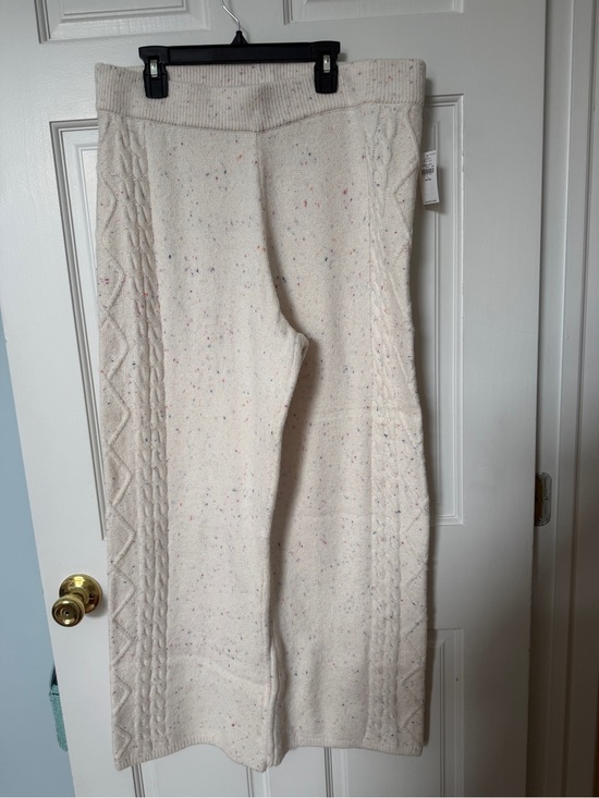 Old Navy Pants - NWT Old Navy Ivory Speckled Knit Pants LG petite